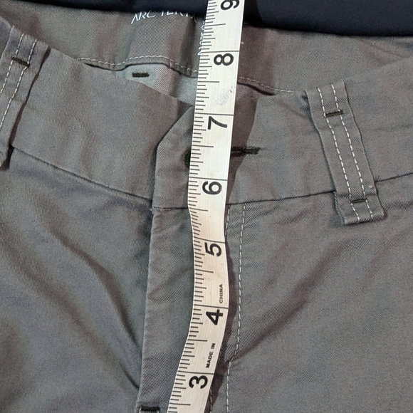 NEW, no tags, Arc'teryx A2B commuter pant, w's 2, immaculate - Picture 8 of 13